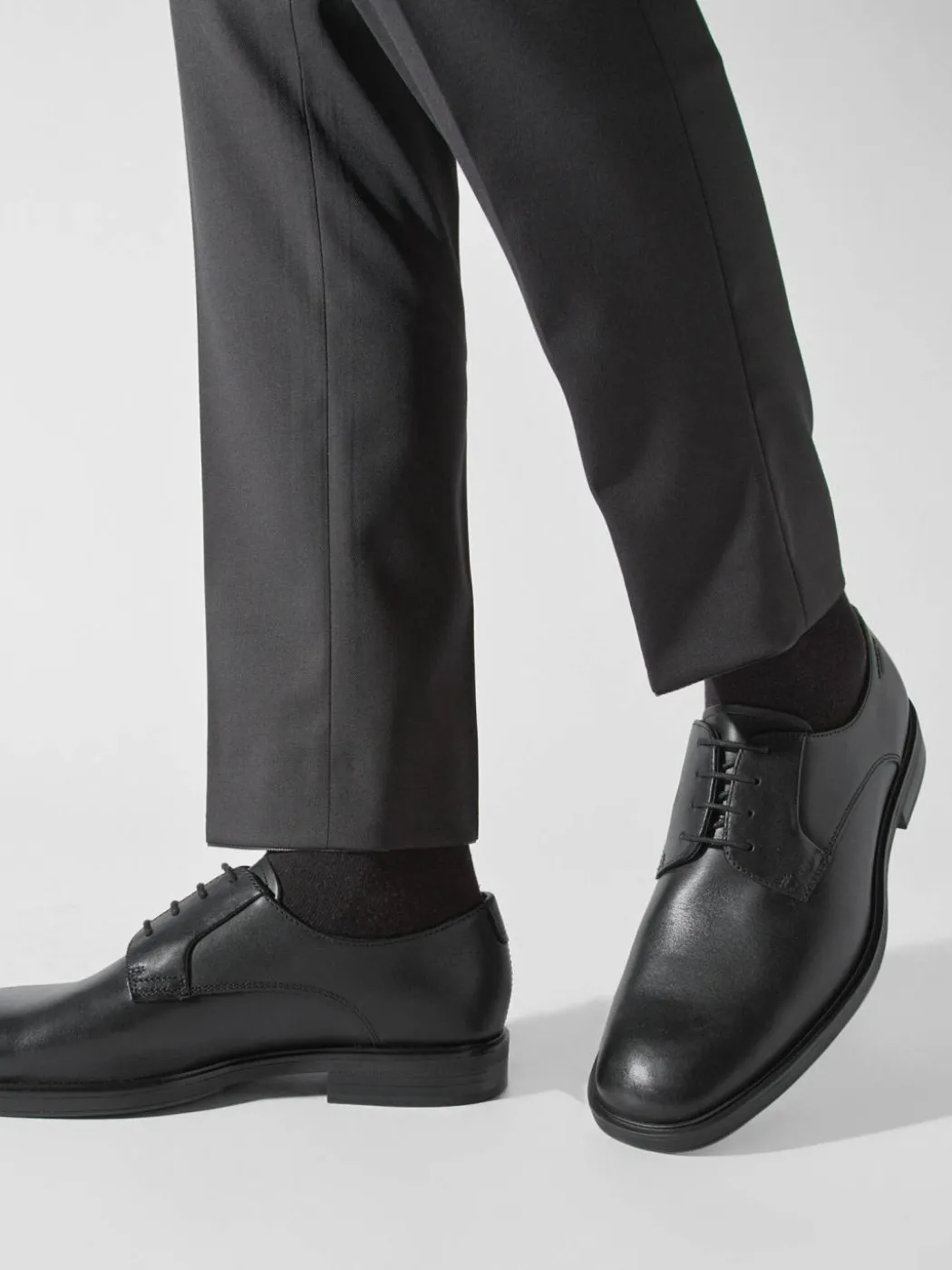 Scarpe basse Andrew 5568-001-20 Nero